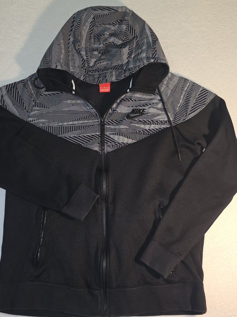 Nike Air Jacket Mens Full Zip Windrunner Black/White Hooded Size L 805138